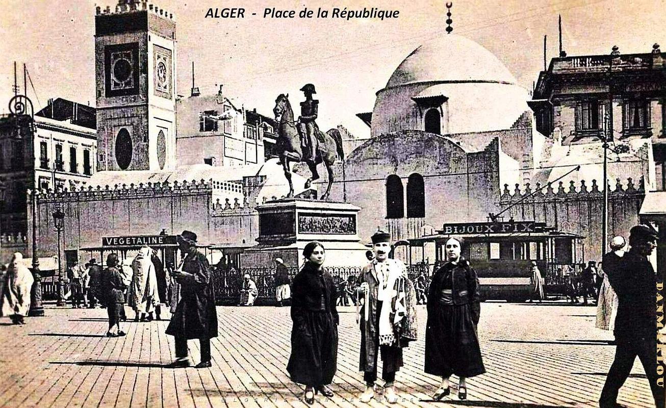 Alger - Place de la Republique  .jpg